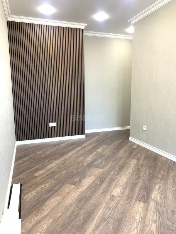 Satılır 4 otaqlı mənzil 120 m²