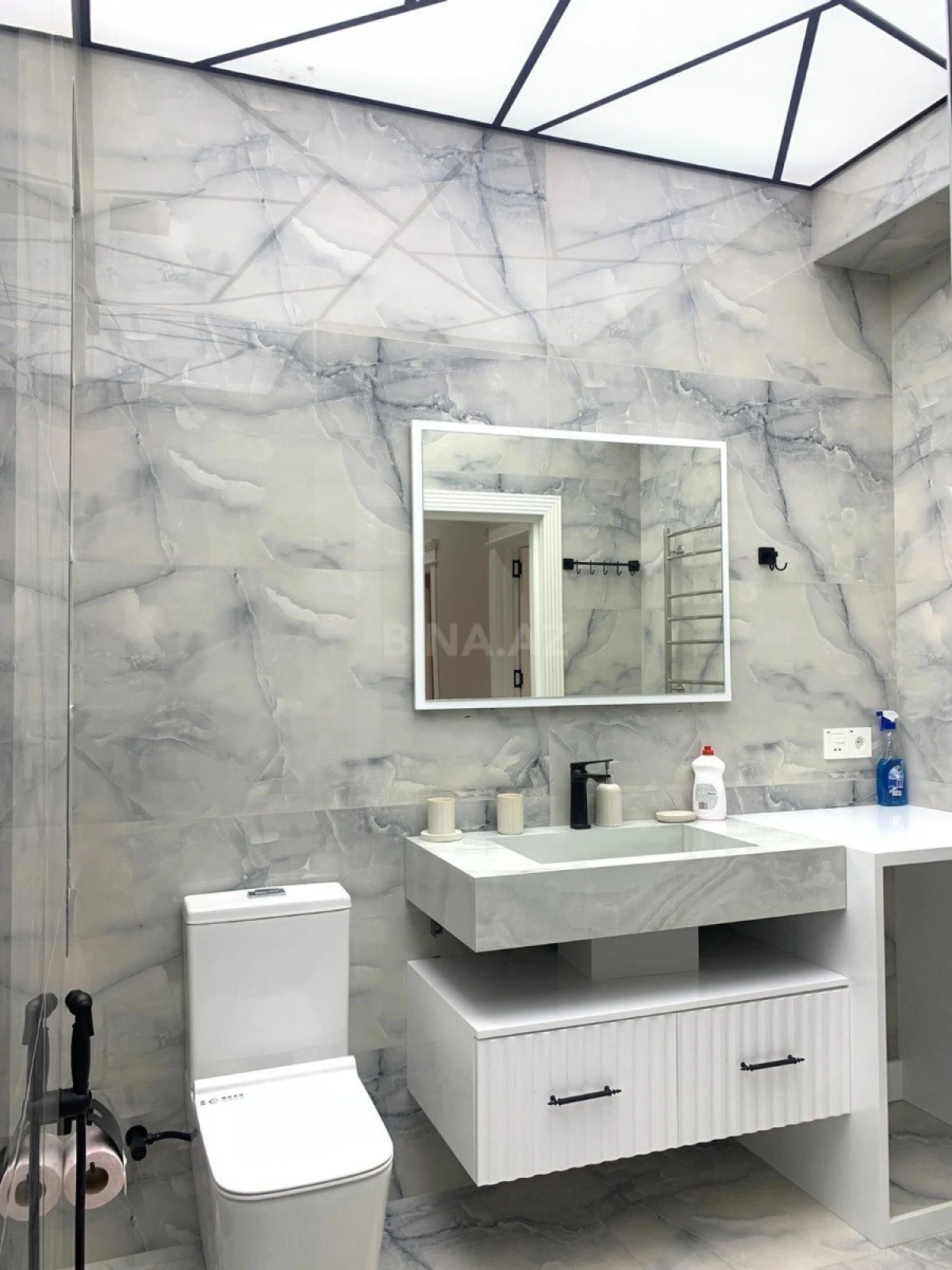 Satılır 4 otaqlı mənzil 120 m²