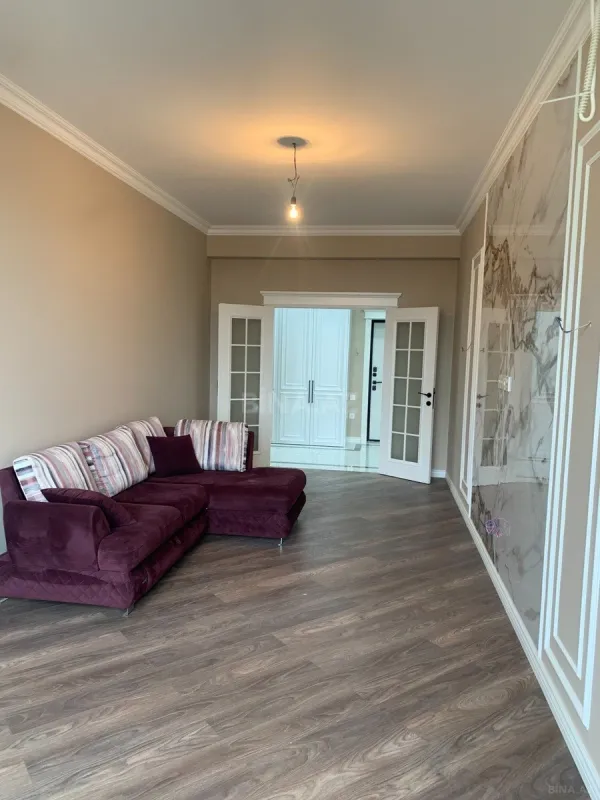 Satılır 4 otaqlı mənzil 120 m²