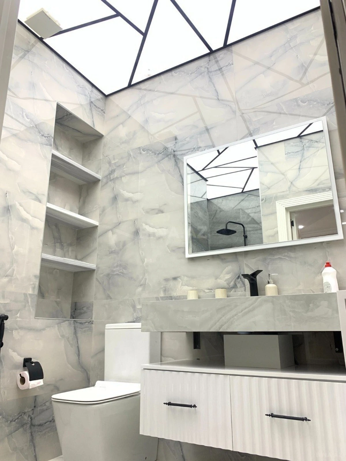 Satılır 4 otaqlı mənzil 120 m²