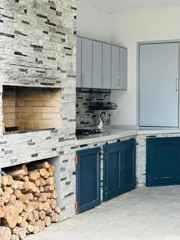 Kirayə verilir 5 otaqlı həyət evi 200 m²