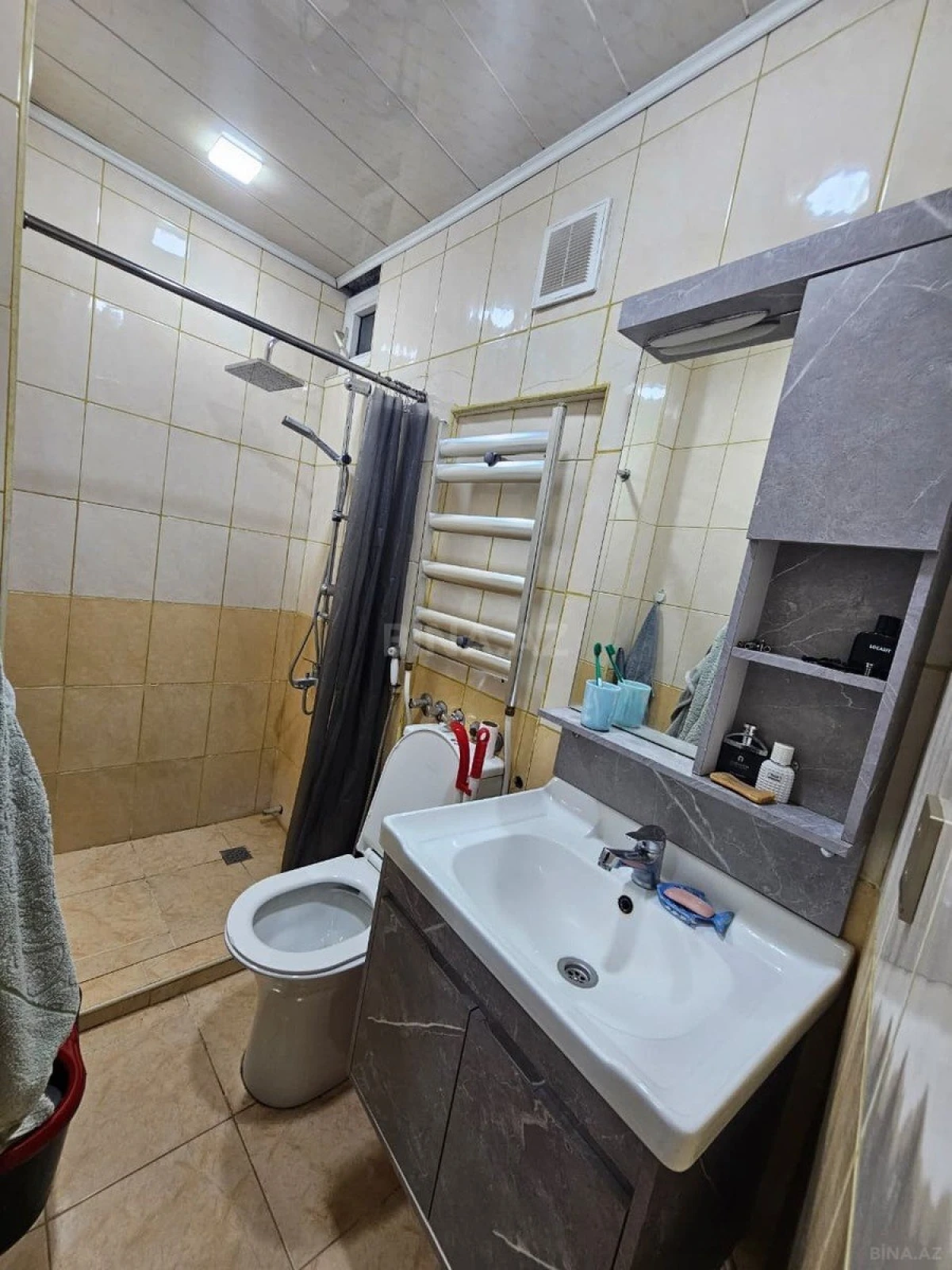 Satılır 4 otaqlı mənzil 90 m²