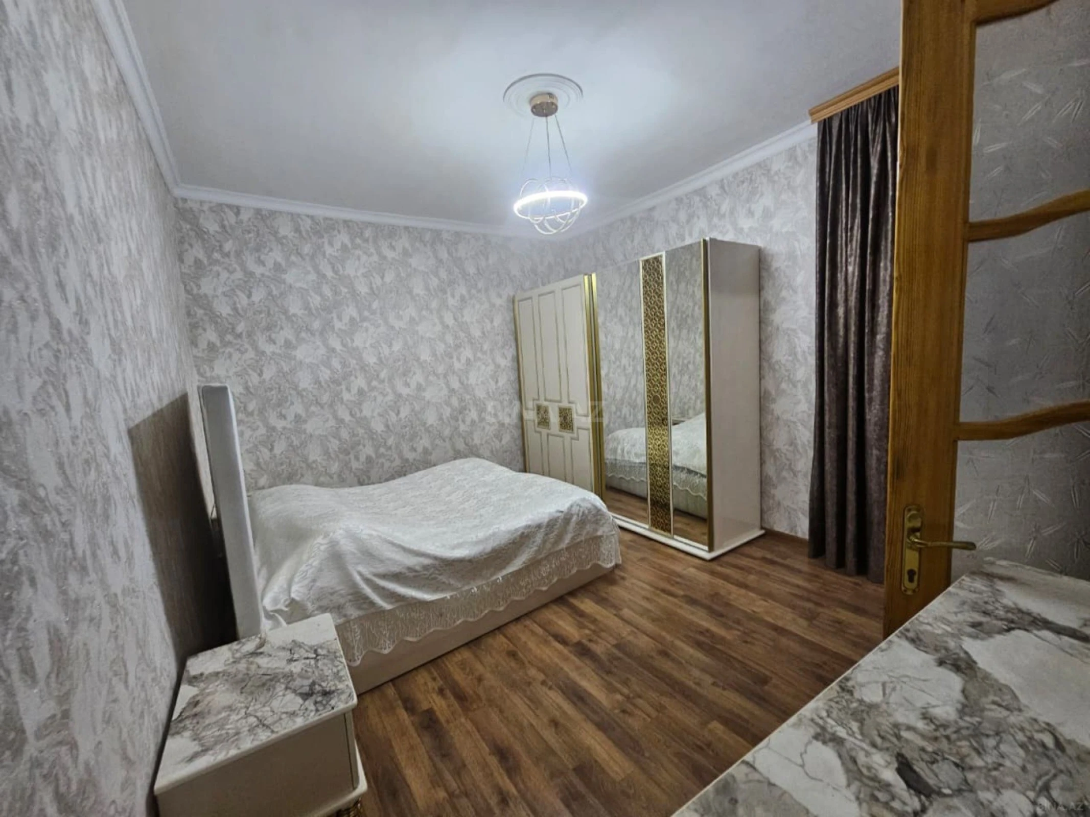 Satılır 4 otaqlı mənzil 90 m²