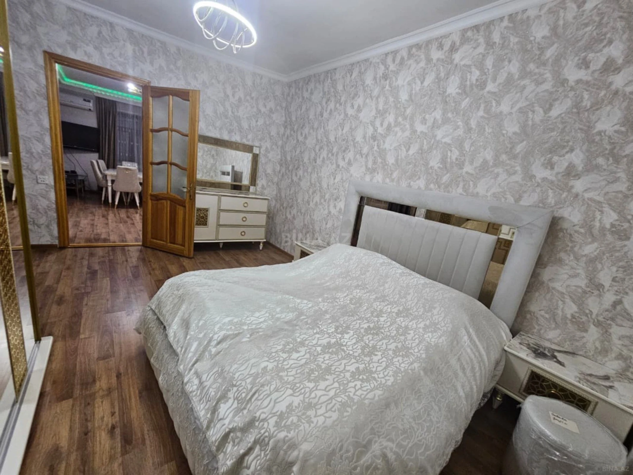 Satılır 4 otaqlı mənzil 90 m²