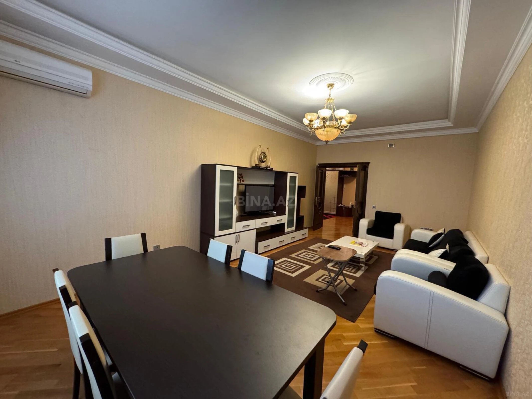 Kirayə verilir 3 otaqlı mənzil 135 m²