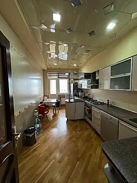 Kirayə verilir 3 otaqlı mənzil 135 m²