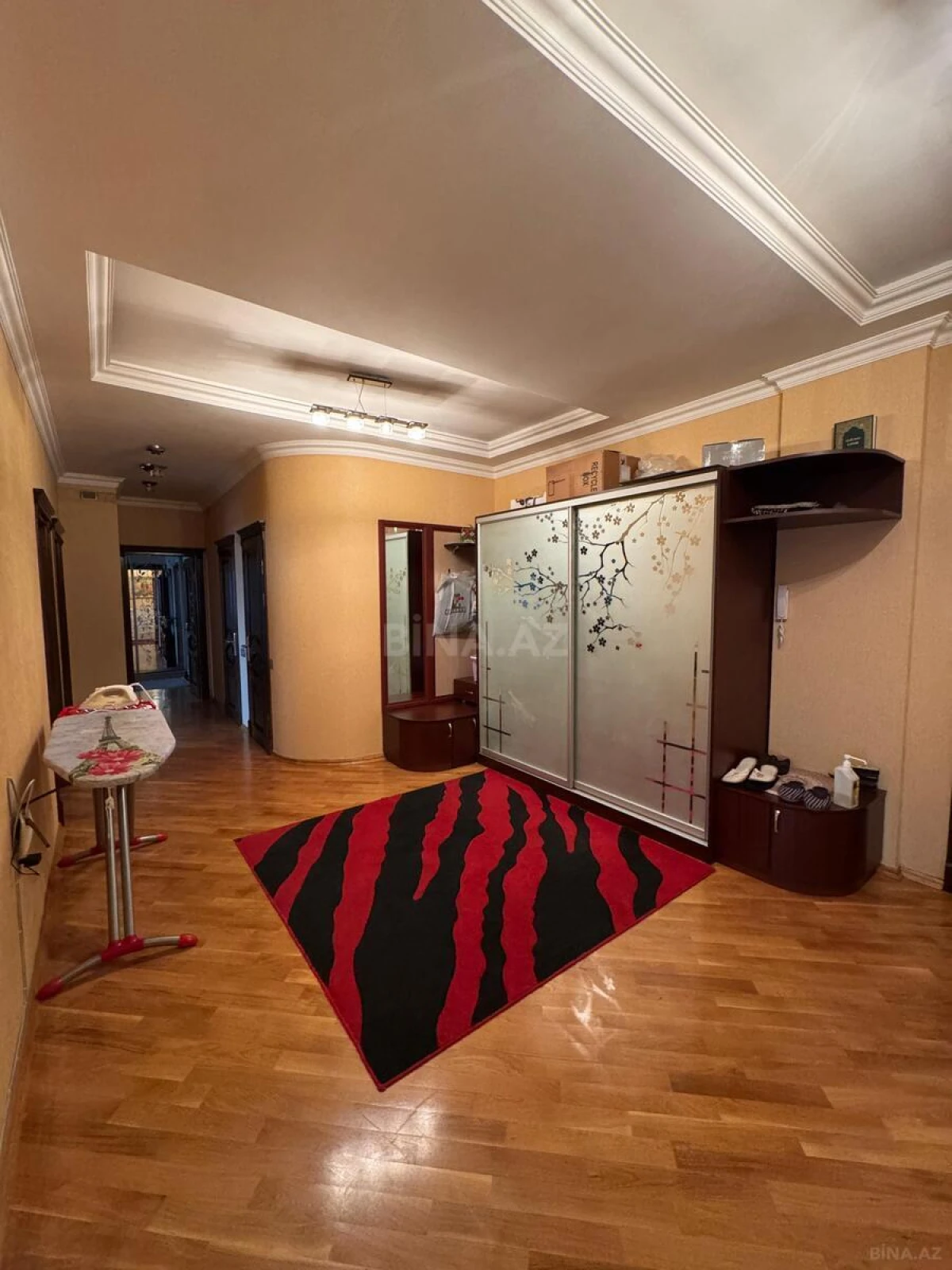 Kirayə verilir 3 otaqlı mənzil 135 m²