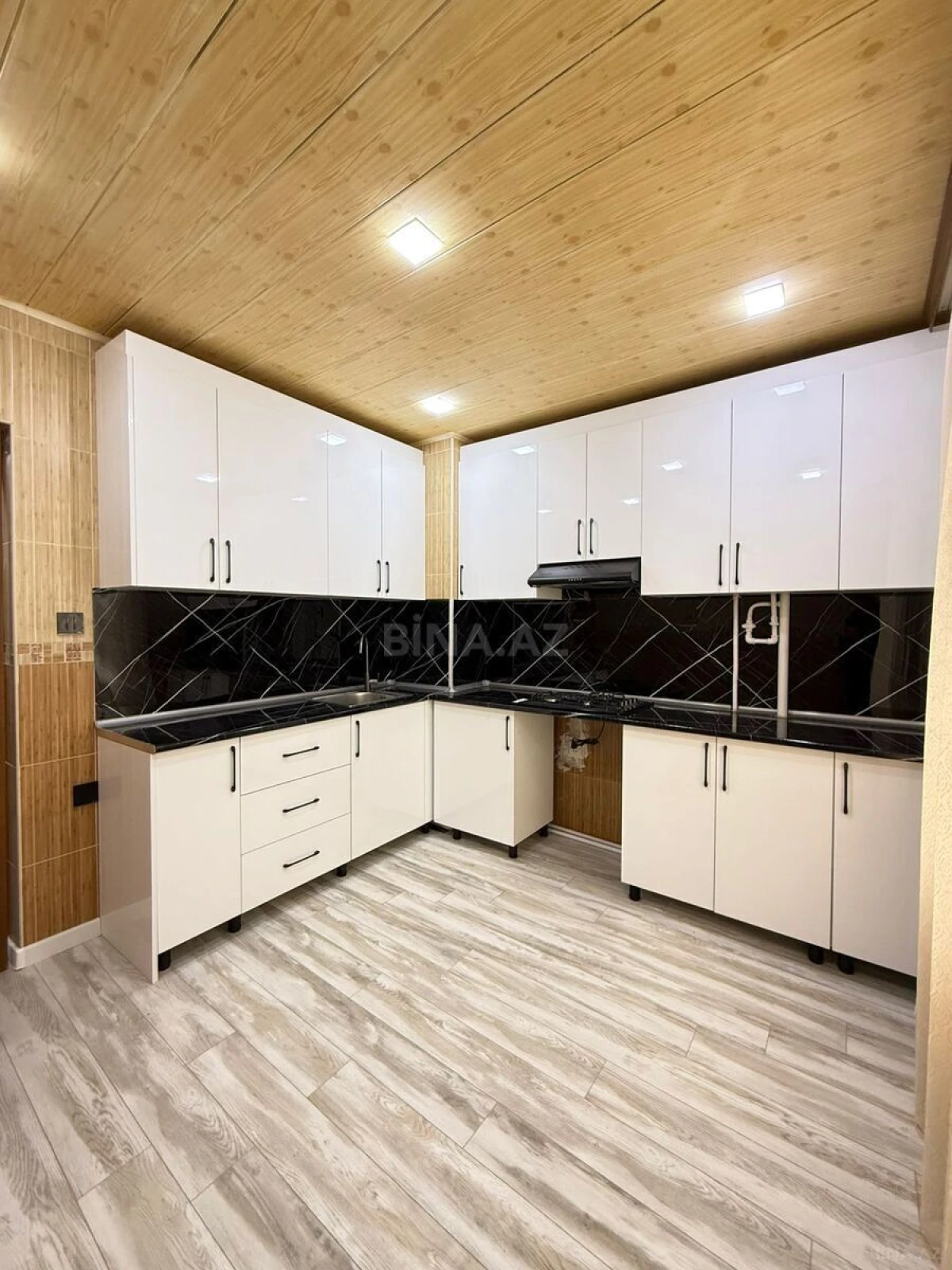 Satılır 3 otaqlı mənzil 70 m²