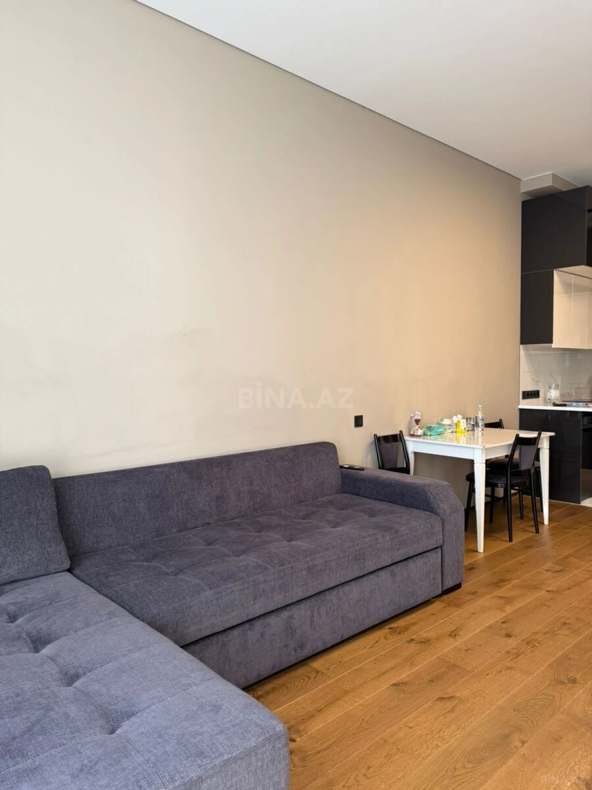 Kirayə verilir 2 otaqlı mənzil 70 m²