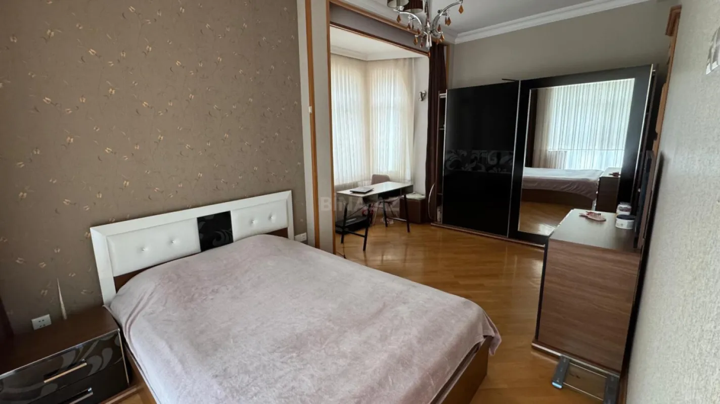 Kirayə verilir 3 otaqlı mənzil 120 m²