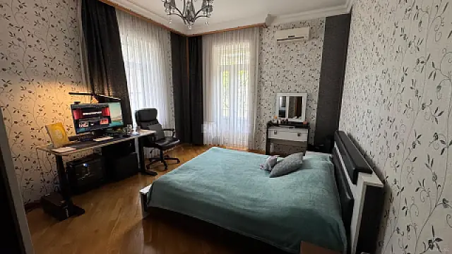 Kirayə verilir 3 otaqlı mənzil 120 m²