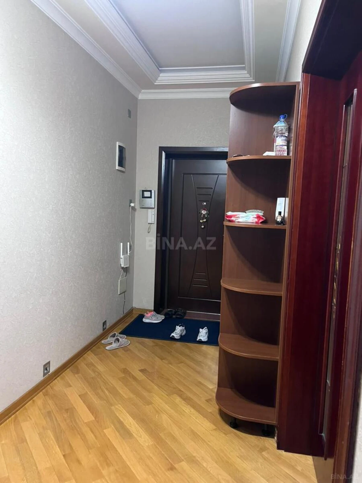Kirayə verilir 3 otaqlı mənzil 180 m²