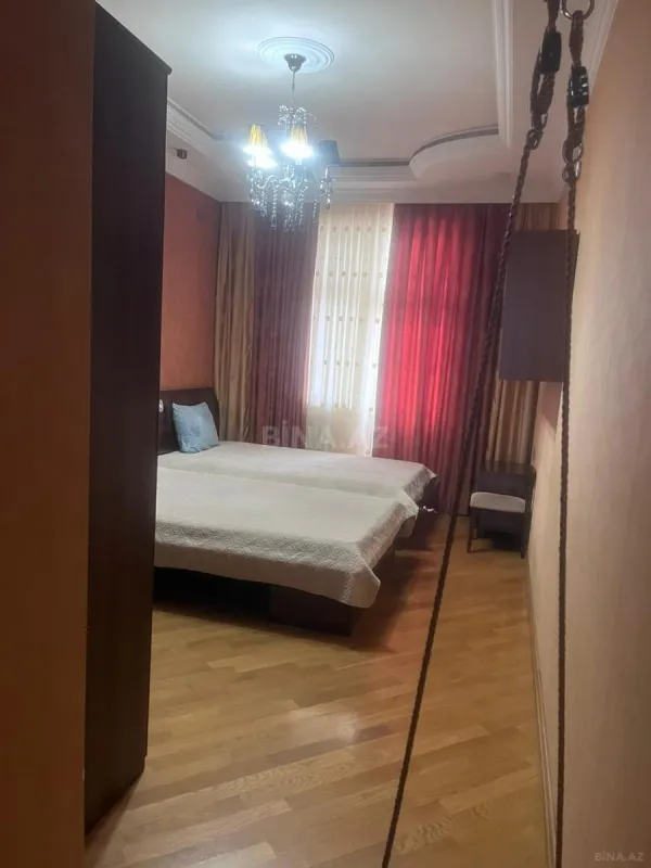 Kirayə verilir 3 otaqlı mənzil 180 m²