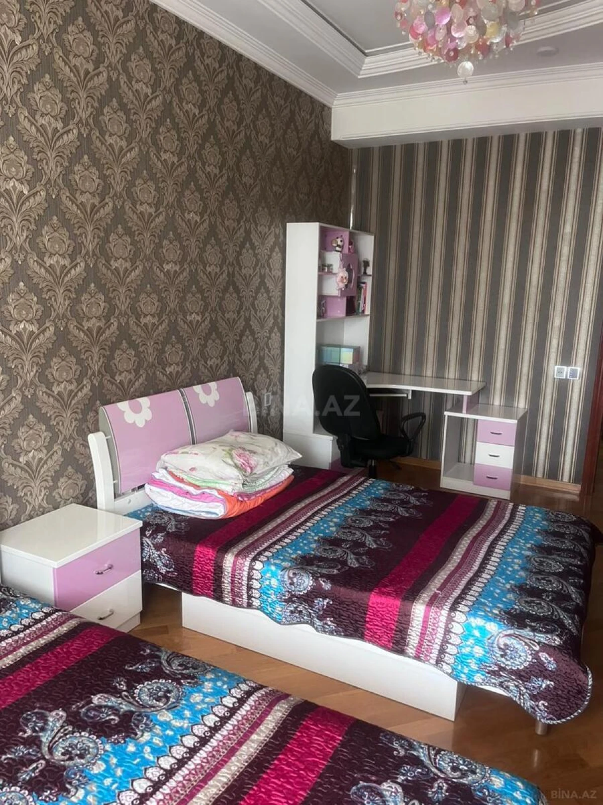 Kirayə verilir 3 otaqlı mənzil 180 m²