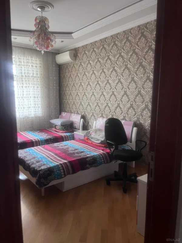 Kirayə verilir 3 otaqlı mənzil 180 m²