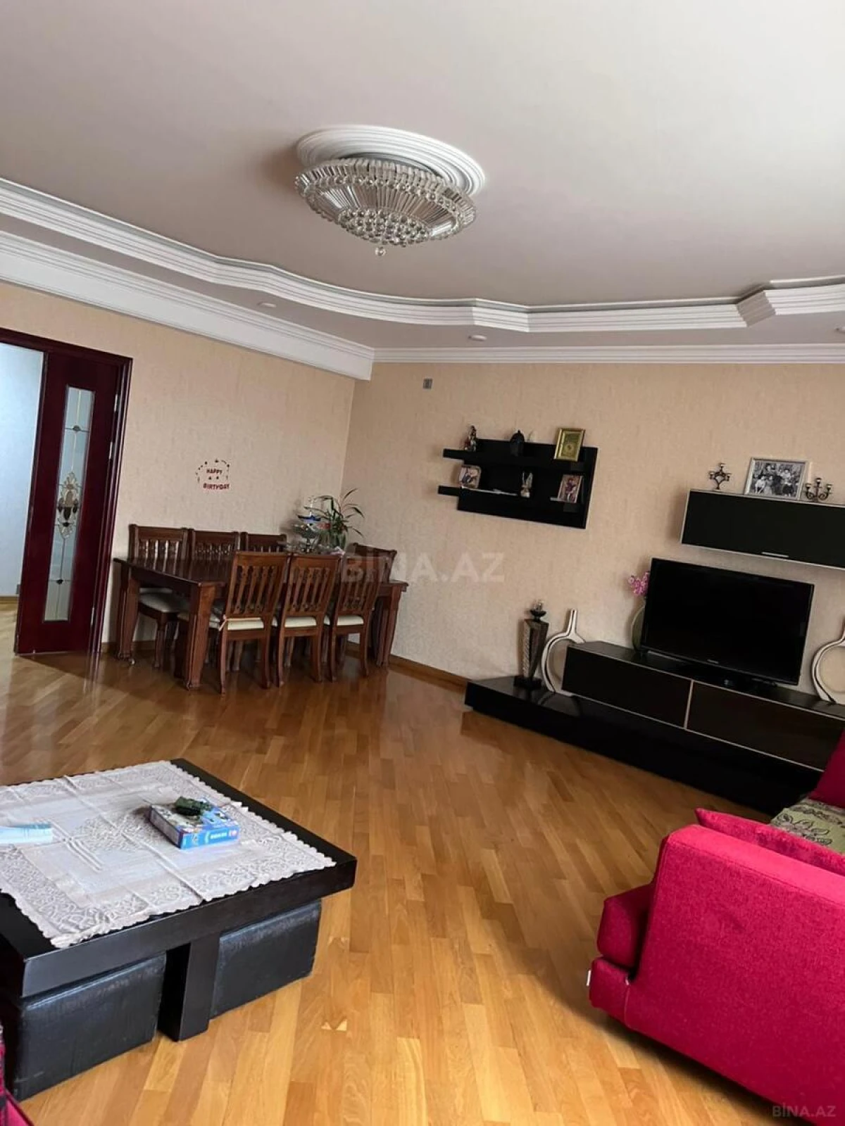 Kirayə verilir 3 otaqlı mənzil 180 m²