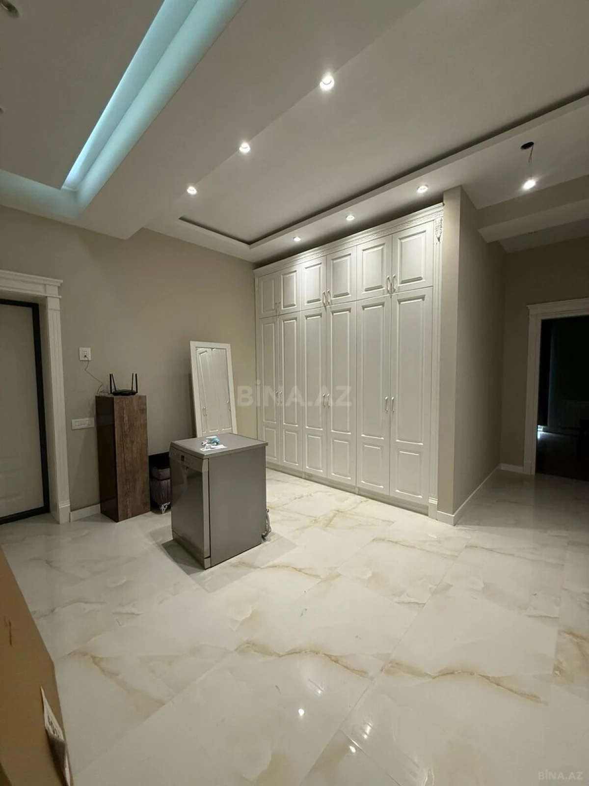 Kirayə verilir 3 otaqlı mənzil 120 m²