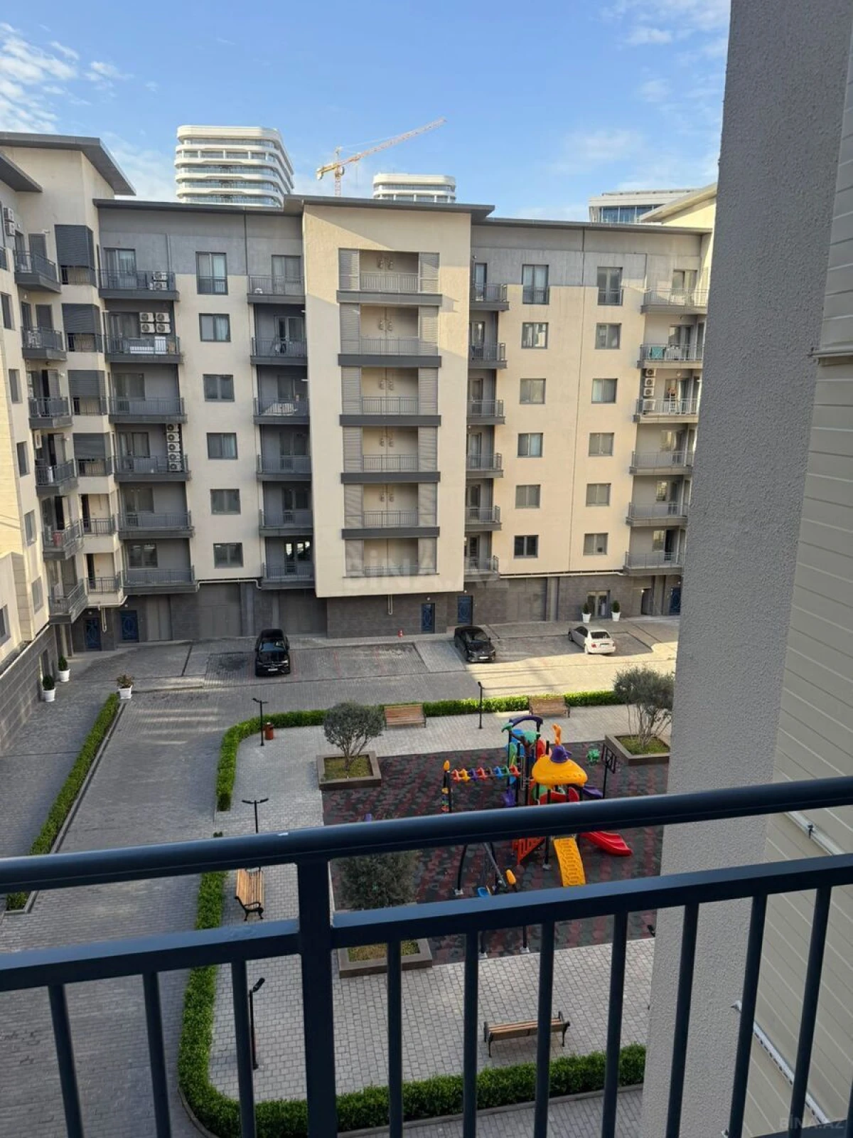 Kirayə verilir 3 otaqlı mənzil 120 m²