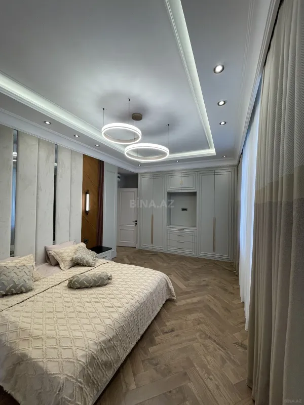 Satılır 4 otaqlı mənzil 185 m²