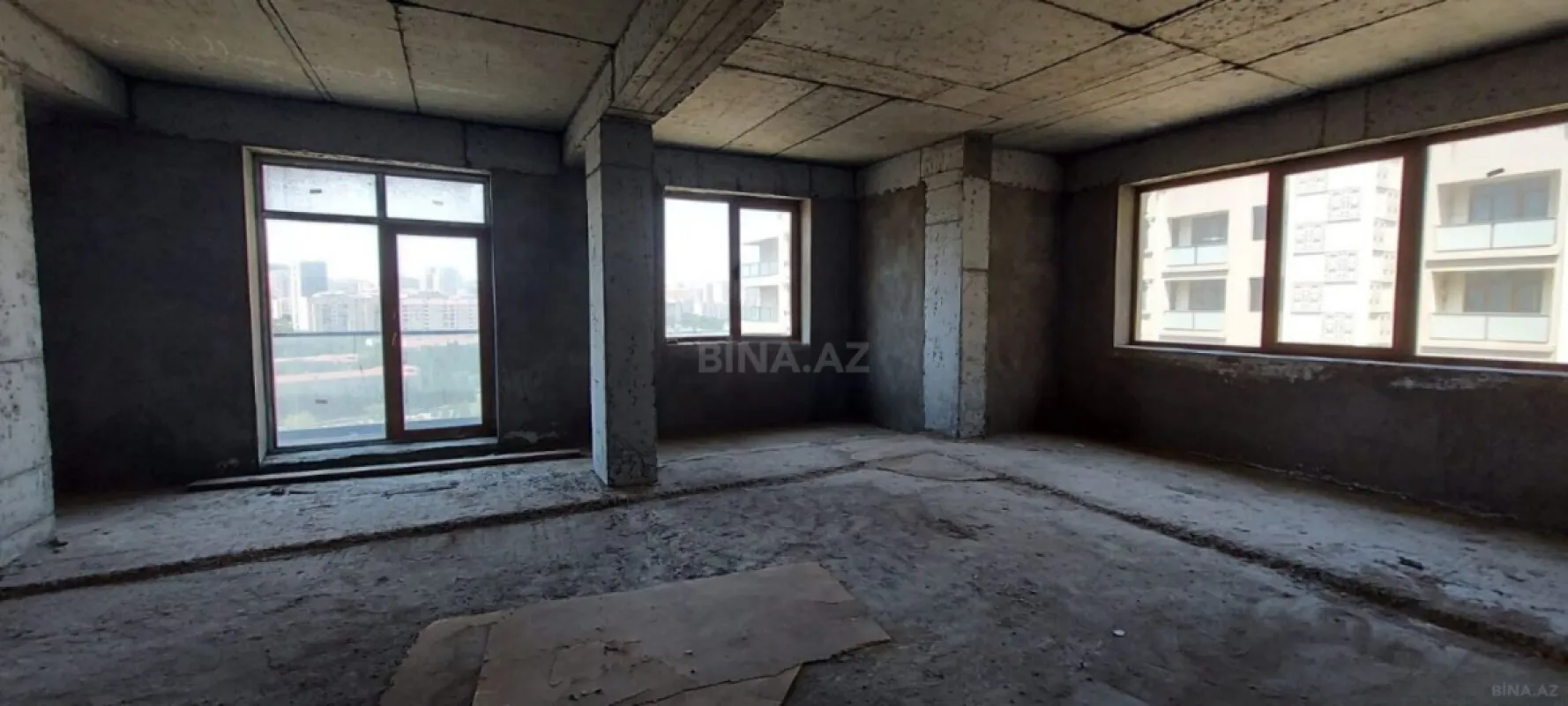 Satılır 3 otaqlı mənzil 113 m²
