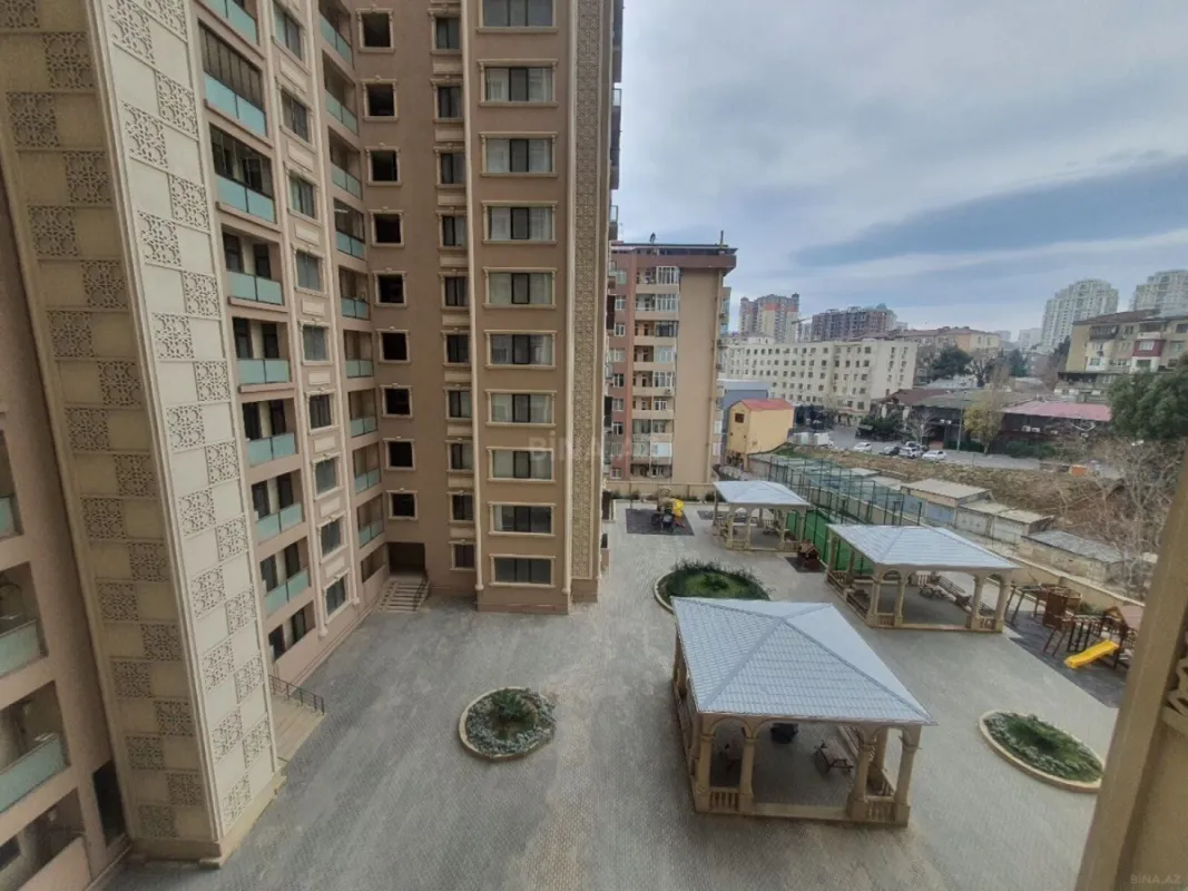 Satılır 3 otaqlı mənzil 113 m²