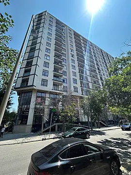 Satılır 4 otaqlı mənzil 197 m²