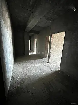 Satılır 4 otaqlı mənzil 197 m²