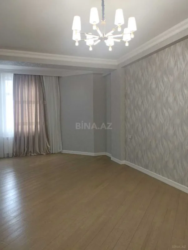 Satılır 4 otaqlı mənzil 164 m²