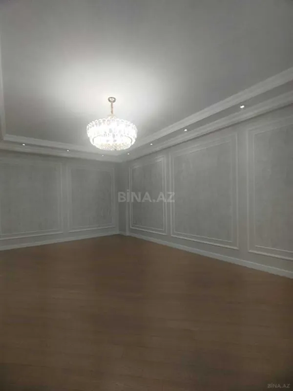 Satılır 4 otaqlı mənzil 164 m²
