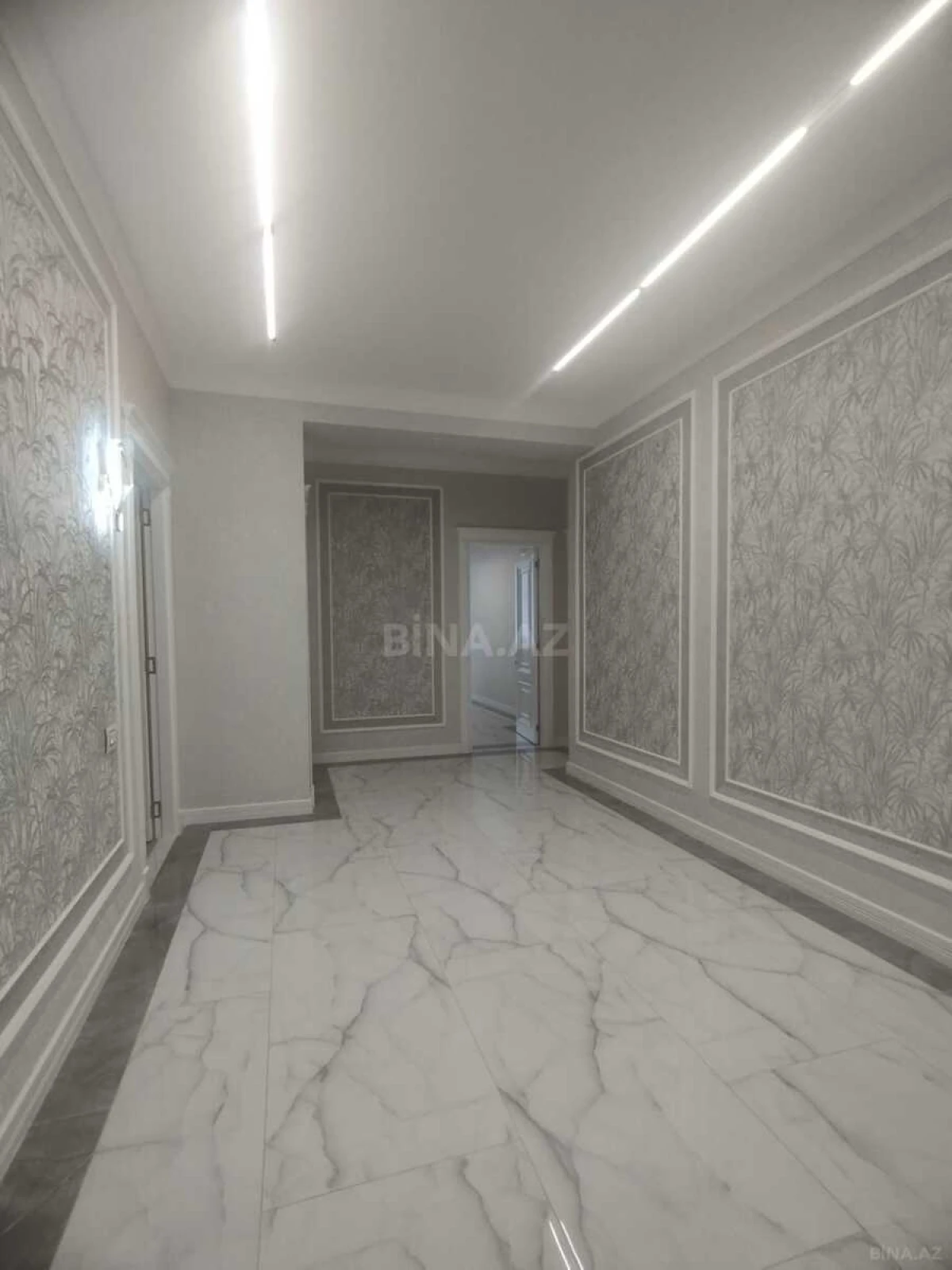 Satılır 4 otaqlı mənzil 164 m²