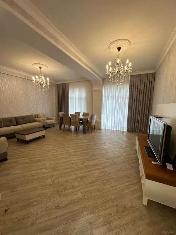 Kirayə verilir 3 otaqlı mənzil 140 m²