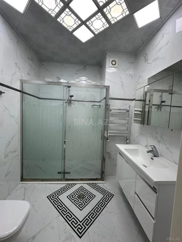 Kirayə verilir 3 otaqlı mənzil 140 m²