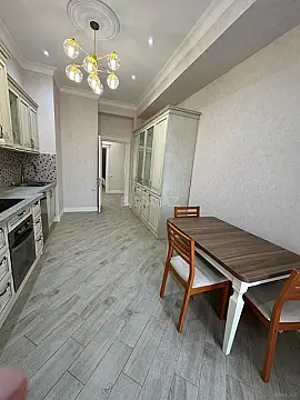 Kirayə verilir 3 otaqlı mənzil 140 m²