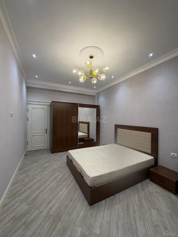 Kirayə verilir 3 otaqlı mənzil 140 m²