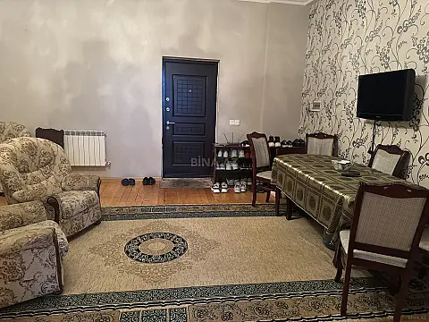 Kirayə verilir 2 otaqlı mənzil 105 m²