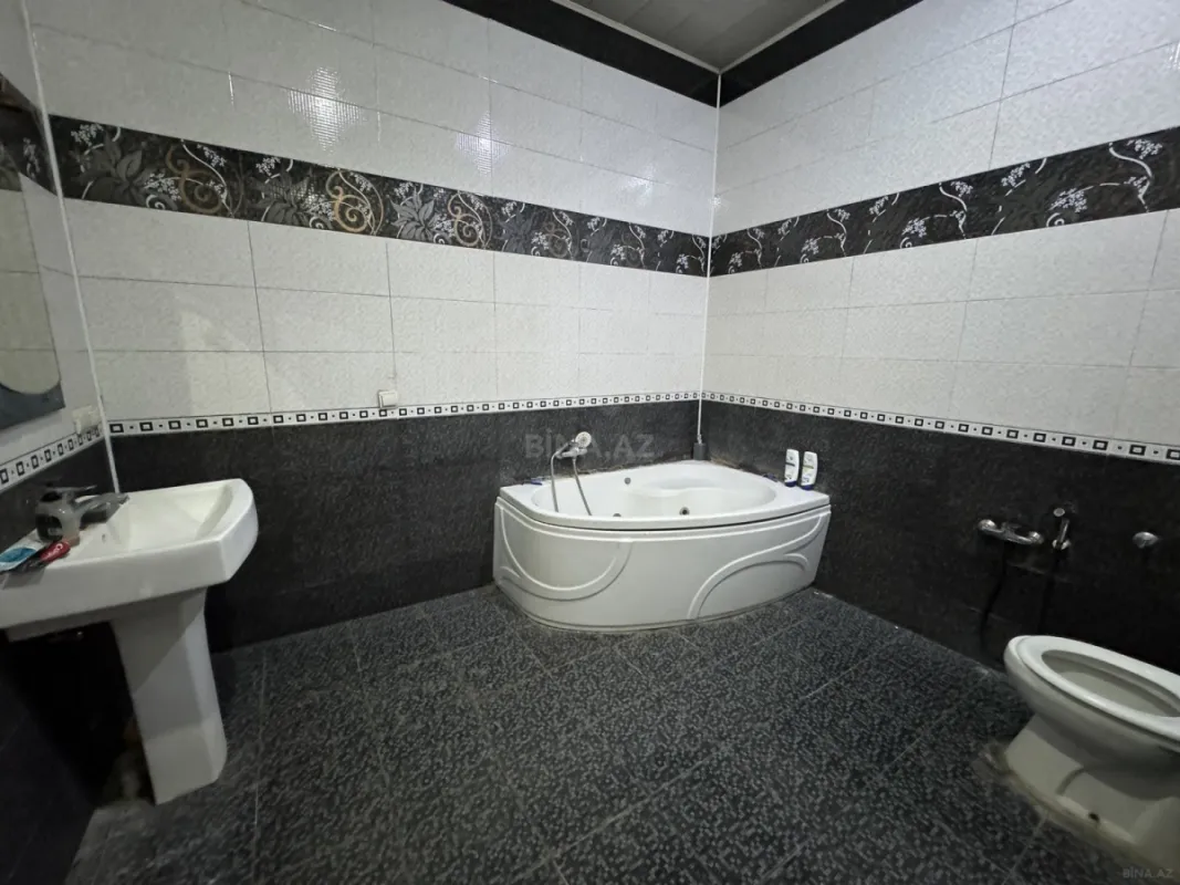 Kirayə verilir 2 otaqlı mənzil 105 m²