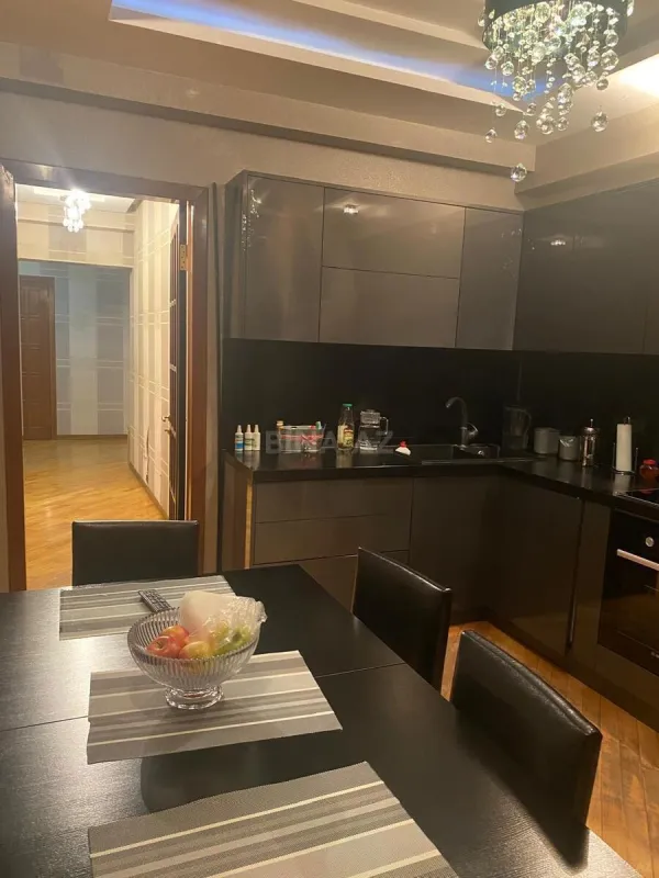 Satılır 3 otaqlı mənzil 101 m²