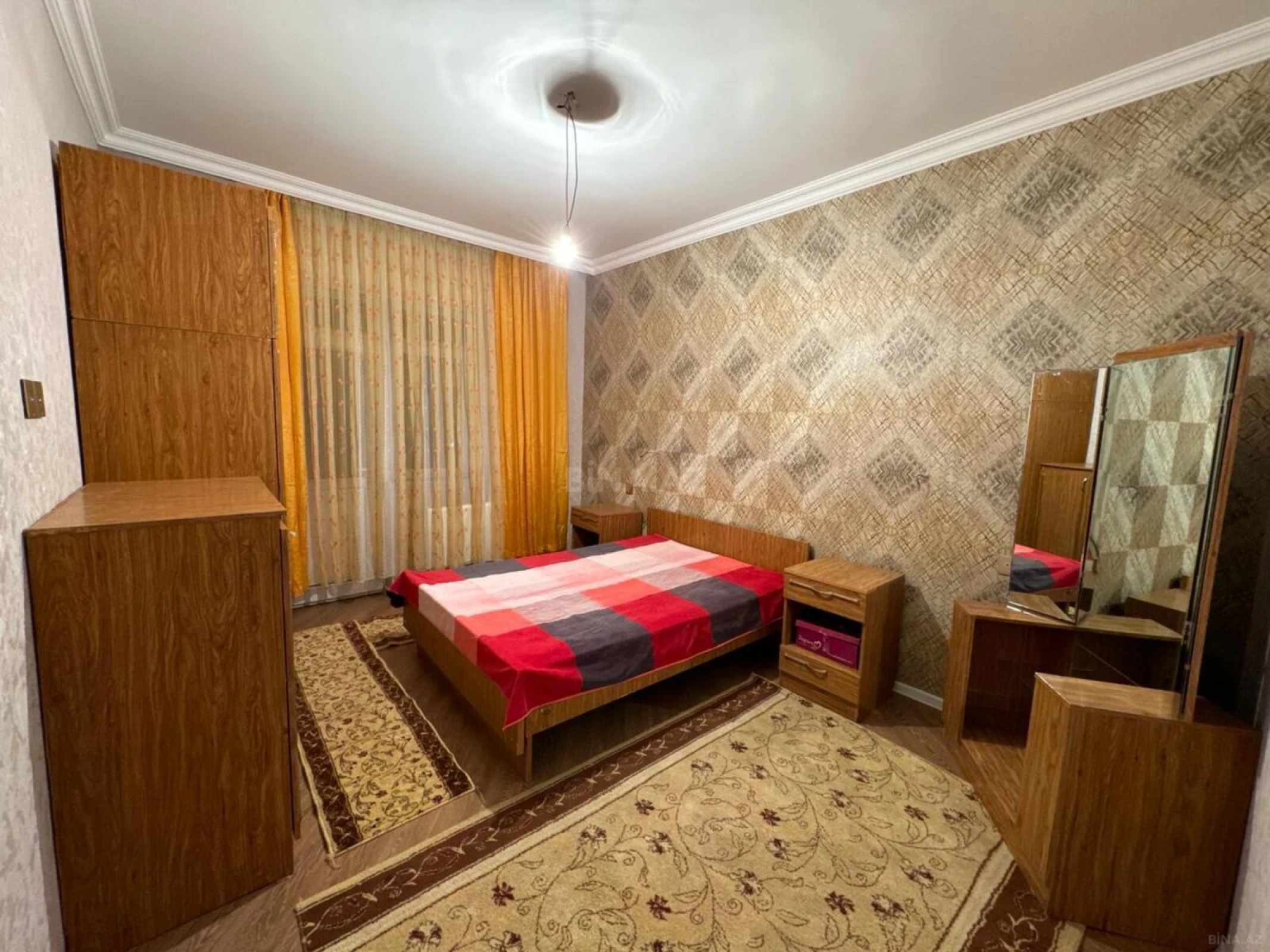 Kirayə verilir 2 otaqlı mənzil 65 m²