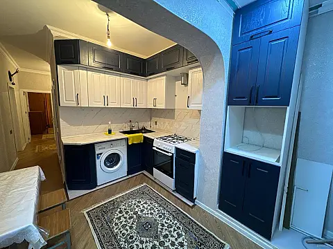 Kirayə verilir 2 otaqlı mənzil 65 m²