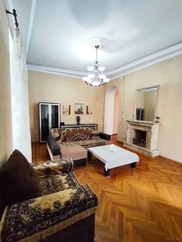 Kirayə verilir 4 otaqlı mənzil 120 m²