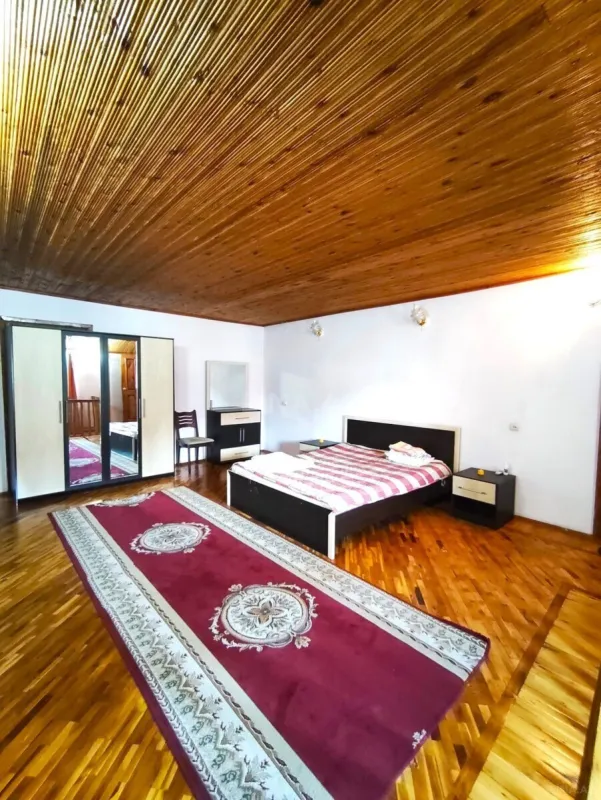 Kirayə verilir 4 otaqlı mənzil 120 m²