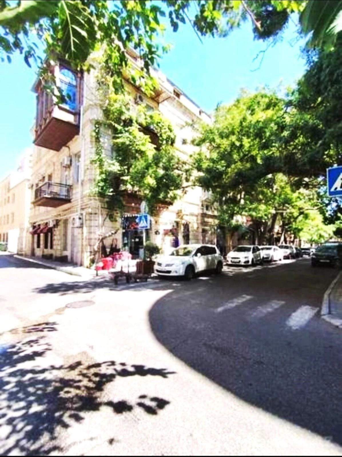 Kirayə verilir 4 otaqlı mənzil 120 m²