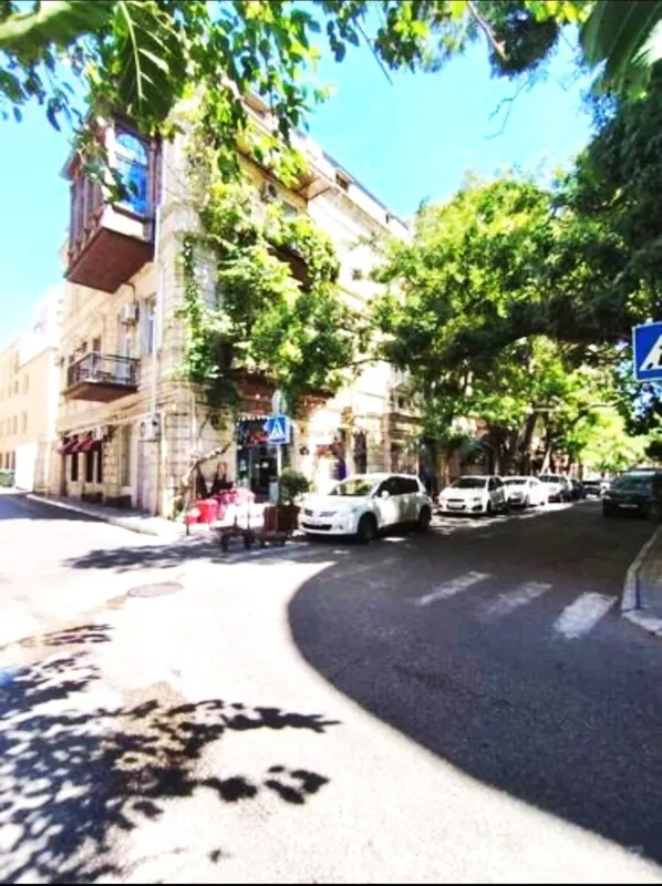 Kirayə verilir 4 otaqlı mənzil 120 m²