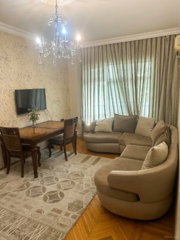Satılır 5 otaqlı mənzil 120 m²