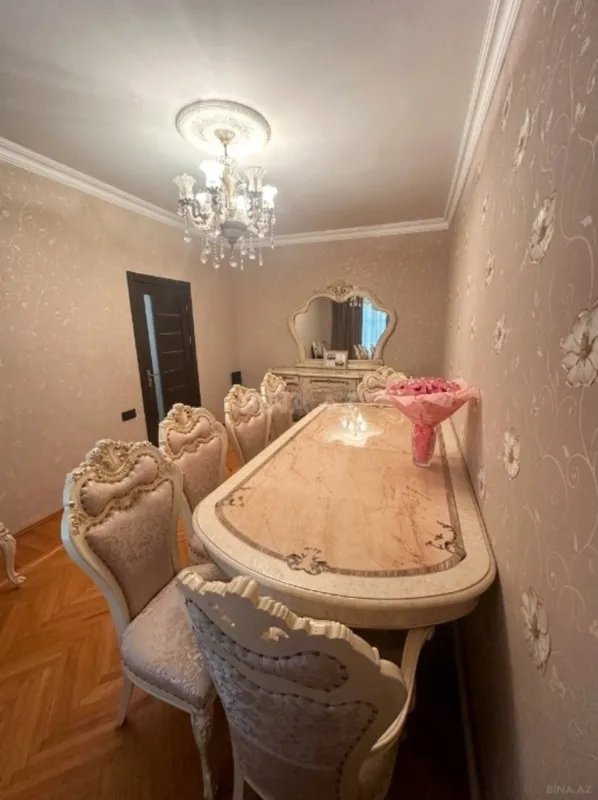 Satılır 5 otaqlı mənzil 120 m²