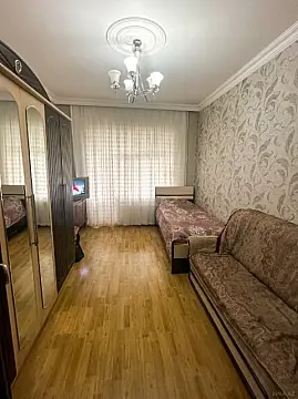 Satılır 5 otaqlı mənzil 120 m²