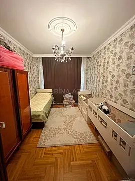 Satılır 5 otaqlı mənzil 120 m²