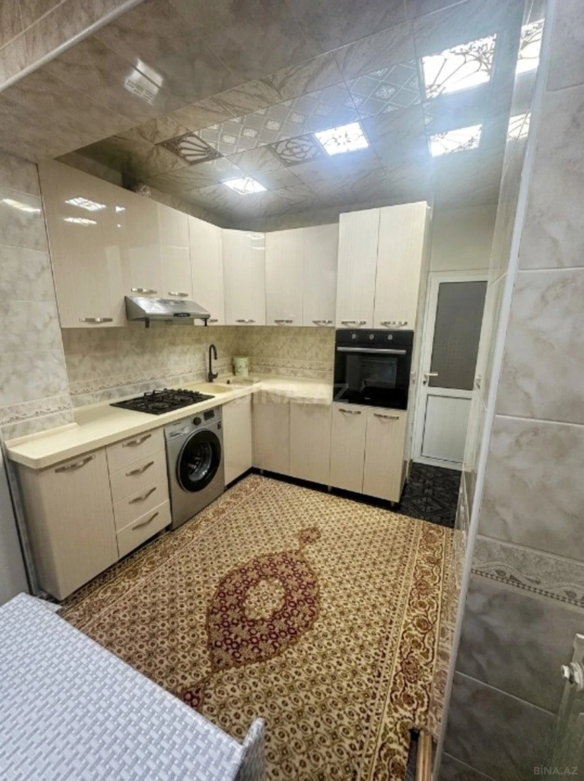 Satılır 5 otaqlı mənzil 120 m²
