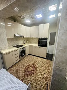 Satılır 5 otaqlı mənzil 120 m²