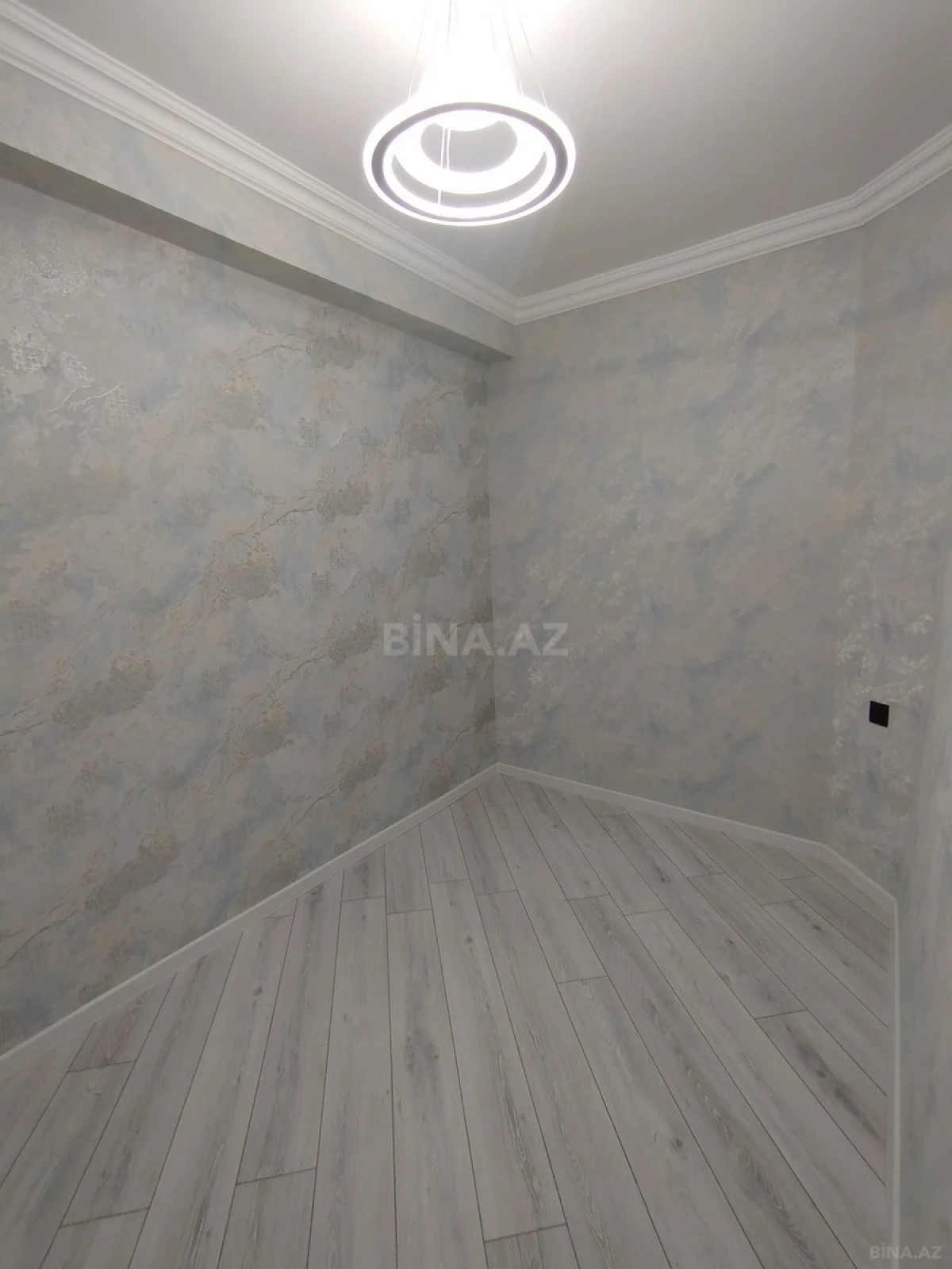 Satılır 4 otaqlı mənzil 96 m²